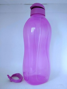Эко-бутылка 2 л с клапаном и ручкой-держателем в сиреневом цвете
